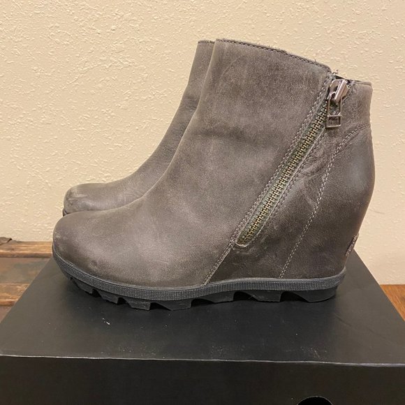 COPY - Sorel Joan of Arctic II Zip Wedge Boots, Size 7.5, Quarry (Gray) - Picture 2 of 11